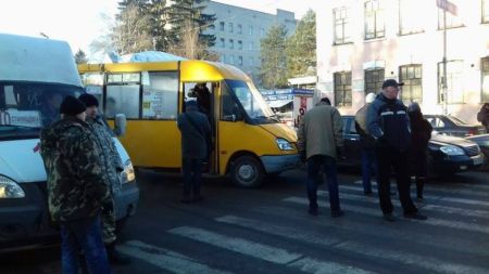У Житомирі учасники АТО перекрили дорогу (ФОТО)
