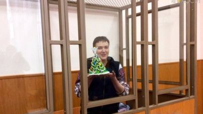 Савченко надіслала листівку житомирського дизайнера політв’язням у Росії