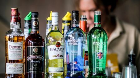 Пити алкоголь та курити стане дорожче – вартість вже зростає
