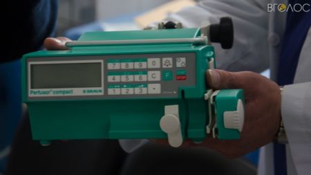 Благодійники передали дитячій обласній лікарні нове дороговартісне обладнання (ФОТО)