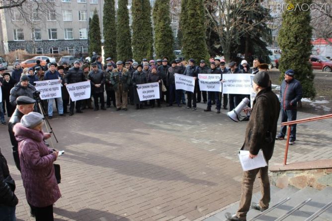 Активісти та журналісти провели мітинг під управлінням поліції