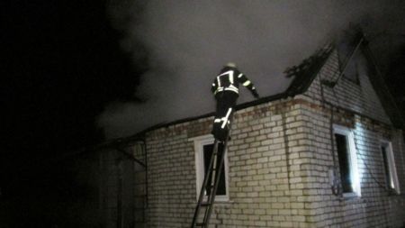 У Соколовському дачному масиві мало не згорів приватний будинок