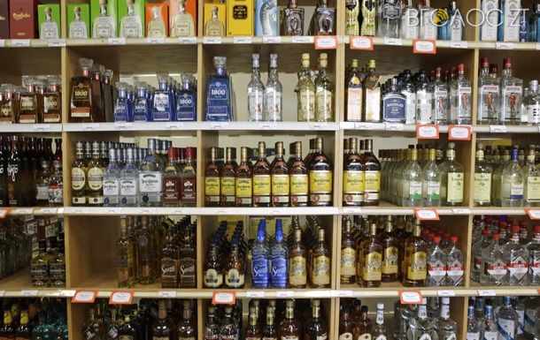 2,6 мільйони гривень жителі області сплатили за право торувати алкоголем і цигарками