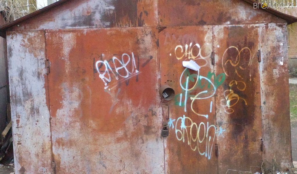 Лятошинського 18 (2)