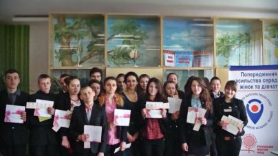 На Житомирщині впродовж 5 місяців навчали ненасильству щодо дівчат та жінок