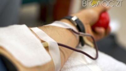 Офіцери та курсанти військового інституту здали майже 40 літрів донорської крові
