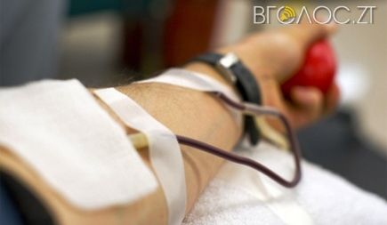 Офіцери та курсанти військового інституту здали майже 40 літрів донорської крові