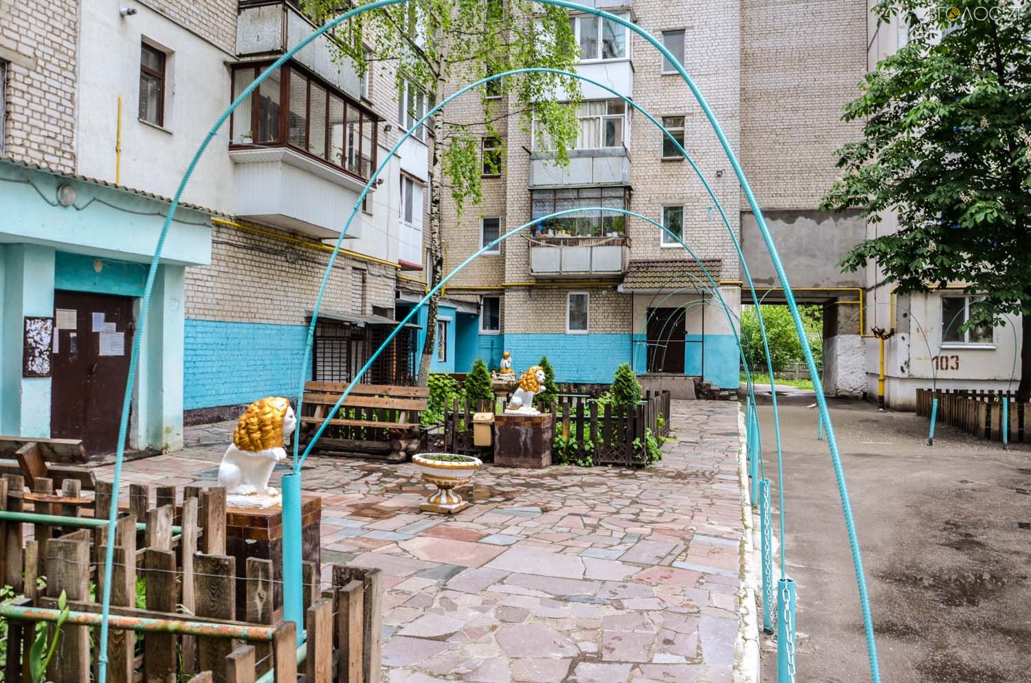 неординарний житомирський під'їзд-0332