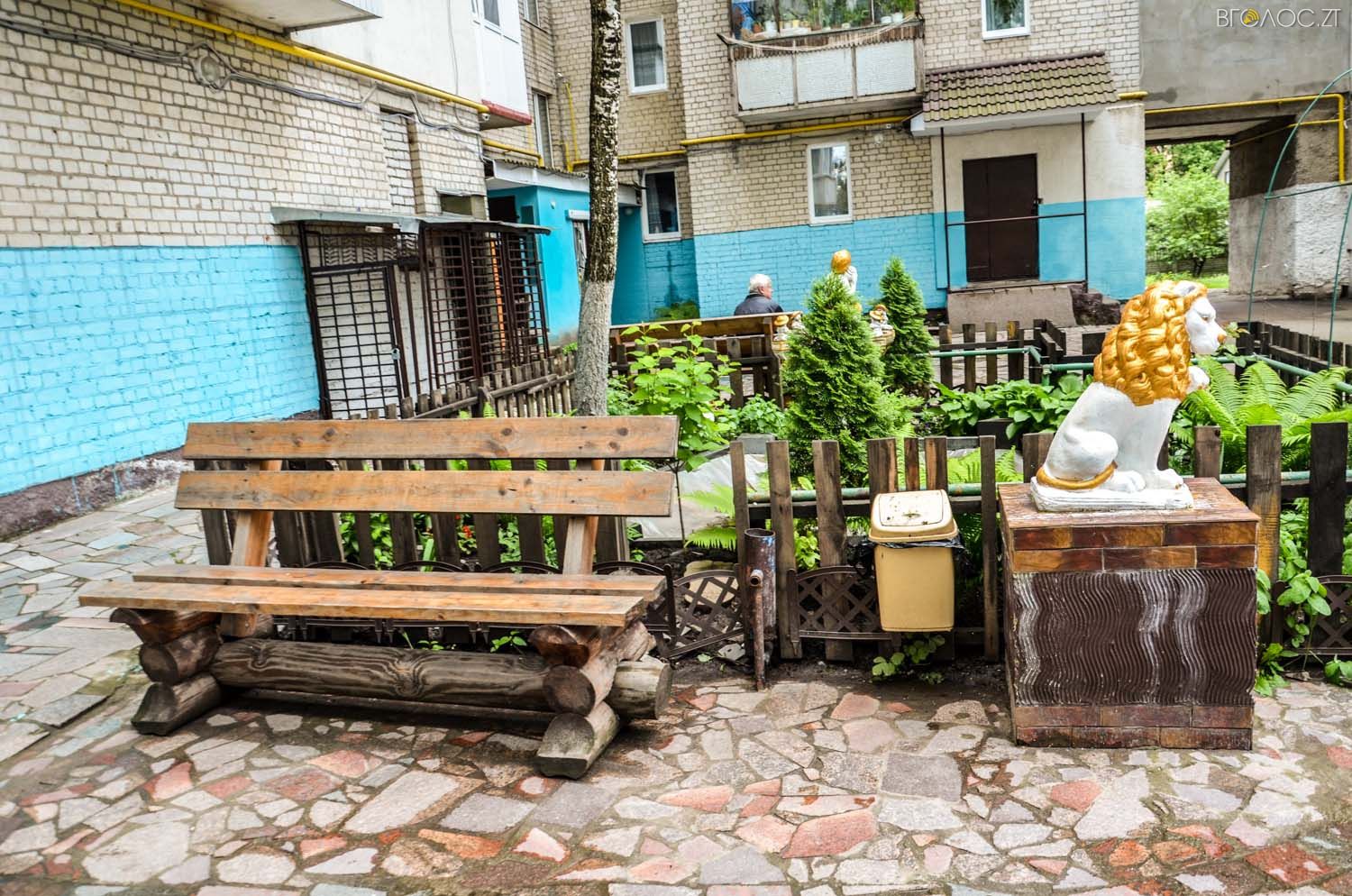 неординарний житомирський під'їзд-0403