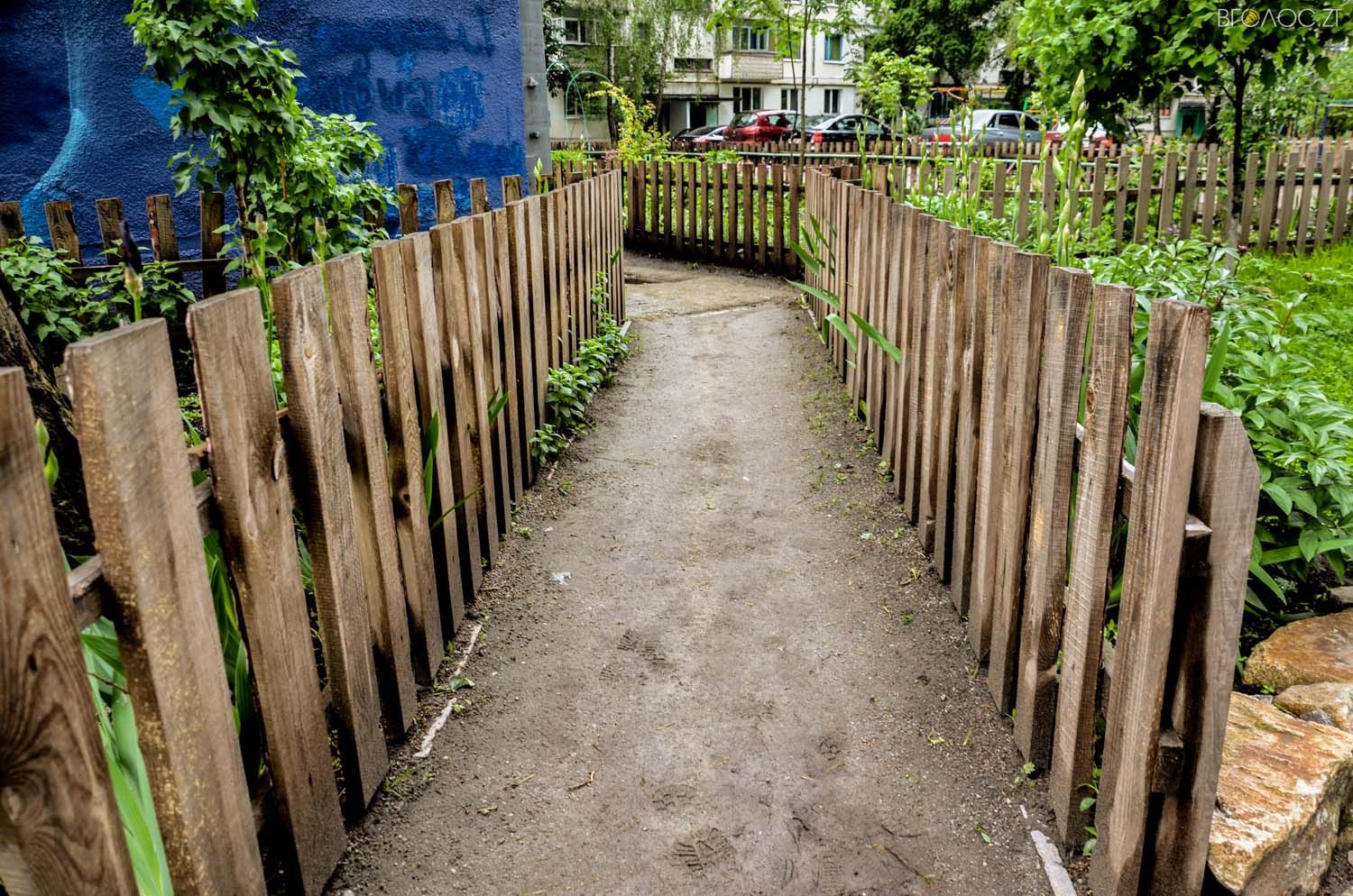 неординарний житомирський під'їзд-0412