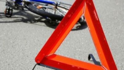 Під колесами автомобілів загинули жінка-велосипедист та водій мопеда