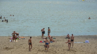 На 5 пляжах області купатися небезпечно через кишкову паличку (ПЕРЕЛІК)