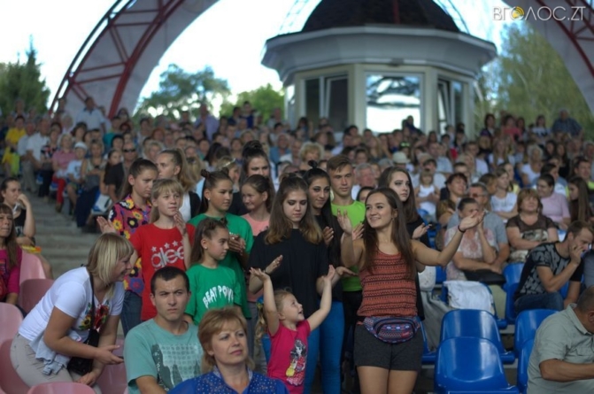 У День Незалежності фестиваль «Мирний Житомир – Єдина країна – 2016» зібрав багато молоді (ФОТО)