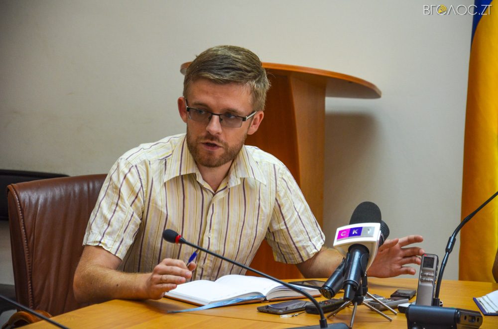 футбол (1 из 19)