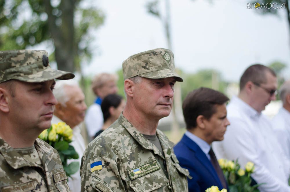 покладання квітів (14 из 40)