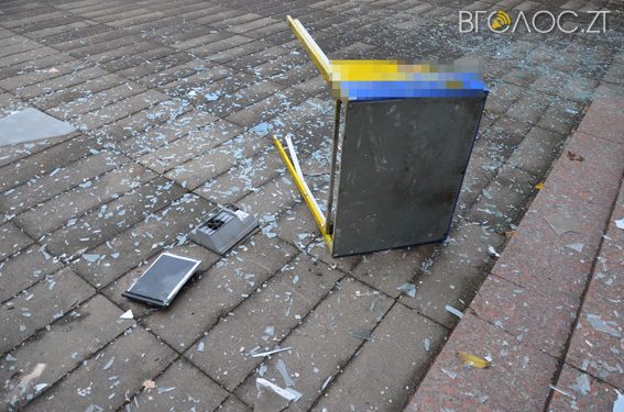 ﻿У Новогуйвинську після вибуху банкомата гроші залишилися на місці
