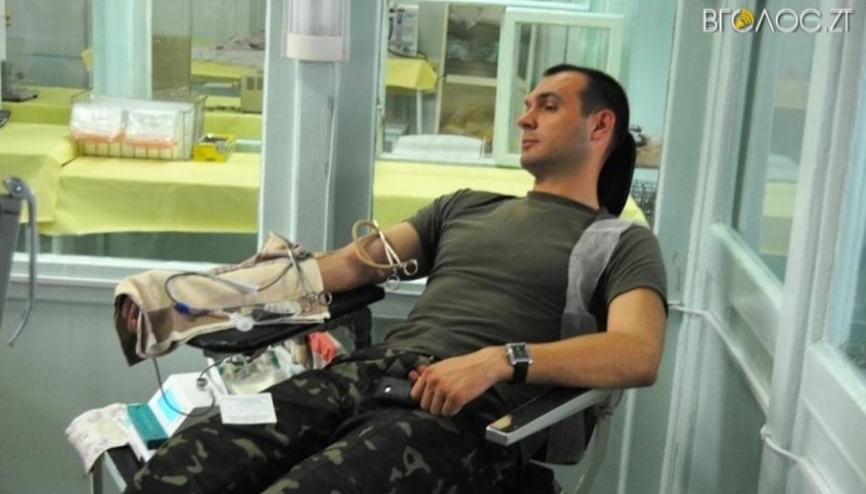 ﻿Більше 80 офіцерів та курсантів військового інституту здали кров