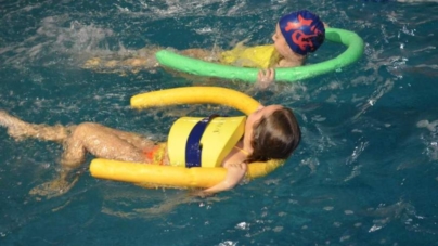 Більше 80 учнів трьох житомирських шкіл безкоштовно займаються плаванням