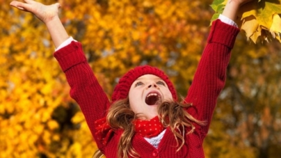 Восени для покращення настрою необхідно одягатись яскраво, – психолог