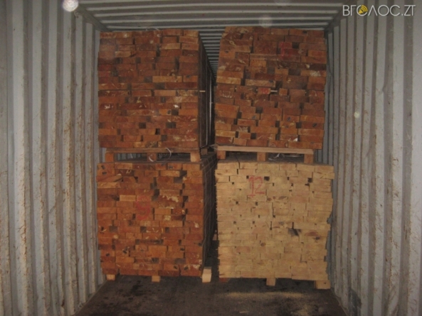 На 2 мільйони гривень деревини вивезли з України працівники одного з підприємств
