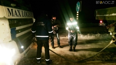 25 вантажівок вивільнили рятувальники на трасі Київ – Чоп з кілометрових автомобільних заторів
