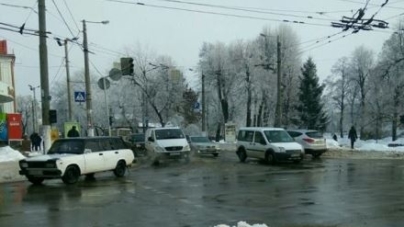 На перехресті вулиць Перемоги та Грушевського не працюють світлофори
