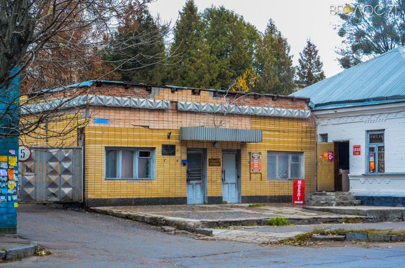 vulytsya-dombrovskogo-1-yz-85