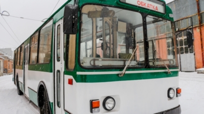 На Житомирському ТТУ за 1 мільйон капітально відремонтують старий тролейбус (ФОТО)