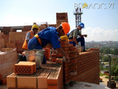 5200 гривень становитиме заробітна плата у будівництві, що виконується за кошти міського бюджету