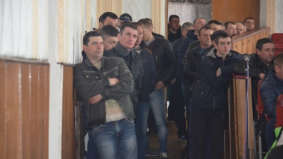 Жителі Олевська обурені, що питання легалізації видобутку бурштину вирішується повільно (ФОТО)