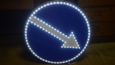 У Житомирі почали встановлювати світлодіодні дорожні знаки (ФОТО)