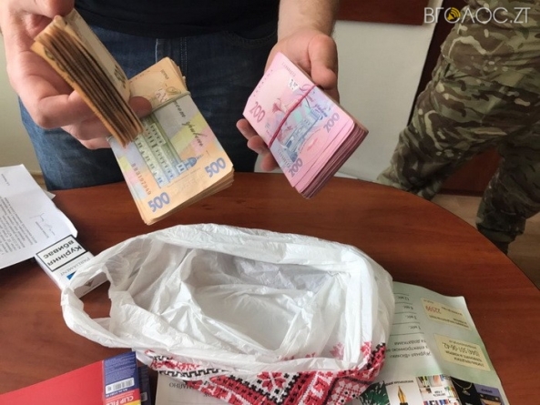 У Житомирі співробітники СБУ викрили на хабарництві двох податківців