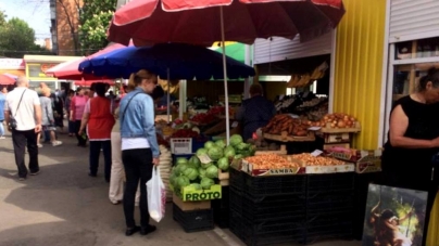 Ціни на овочі, фрукти та ягоди на Житньому ринку