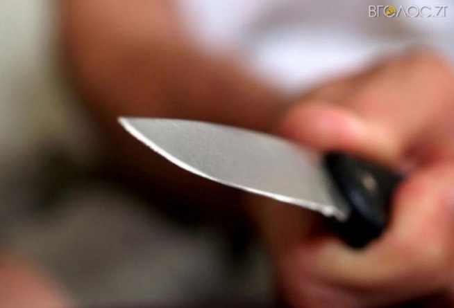 У Житомирському районі п’яний син вдарив літнього батька ножем