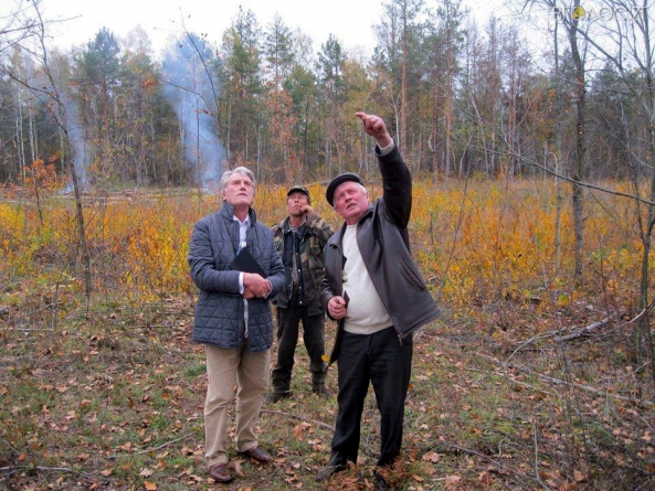 VIP-турист: колишній Президент України відвідав села Олевського району та скуштував дикий мед (ФОТО)