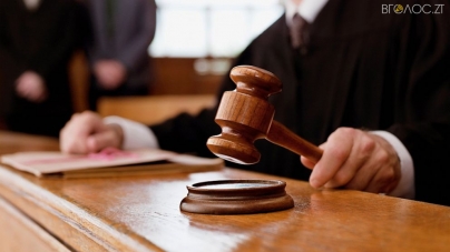 Суд оштрафував двох посадовців на 850 гривень за невчасно подані декларації