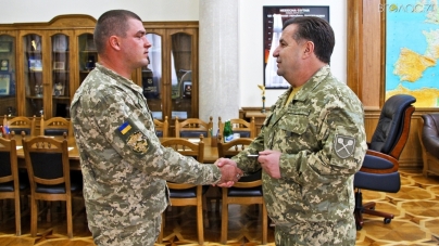 Офіцеру 30-ої бригади вручили орден «Золота Зірка» та достроково дали «майора»
