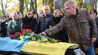 У Житомирі перепоховали командира танкового взводу Артема Абрамовича, який загинув у 2014 році