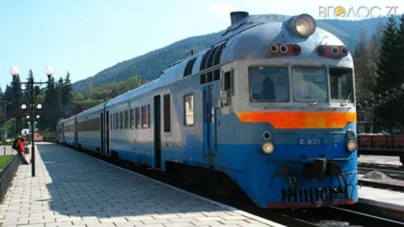 На зимові свята через Житомирську область курсуватимуть додаткові поїзди