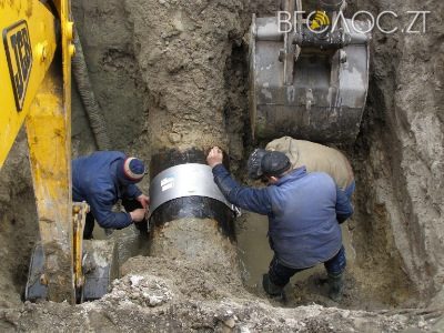 Аварії на водогінних мережах: у Житомирі перекриють водопостачання у кількох будинках