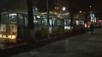 Кілометровий затор: обрив мережі паралізував тролейбусний рух у Житомирі (ВІДЕО ОЧЕВИДЦІВ)