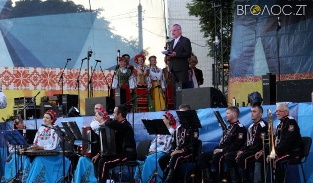 Мер Новограда попросив Мінкультури фінансувати фестиваль «Лесині Джерела»