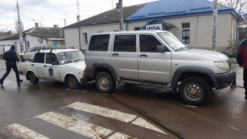 Зіткнення двох авто у Житомирі заблокувало рух трамваїв (ФОТО)