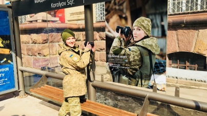 Фото з передової: на житомирських зупинках розмістили портрети бійців АТО
