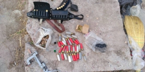 На Житомирщині поліцейські за декілька днів вилучили гвинтівку, самопал, набої та майже кілограм пороху (ФОТО)