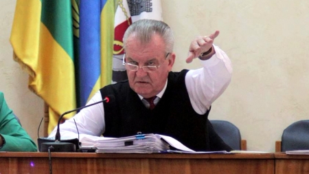 У Новограді «під ялинку» можуть отримати відставку міського голови