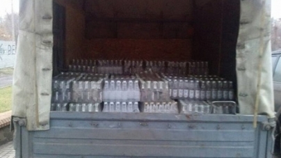 У ГАЗі, який зупинили правоохоронці, знайшли майже 8 тисяч пляшок «підробленого» алкоголю