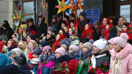 Майже 600 жителів Житомирщини заспівали разом колядку «Нова радість стала»
