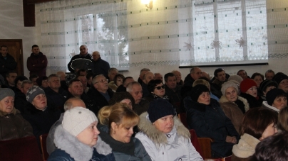 Жителі Черняхівського району просять облраду не продавати майно держпідприємства