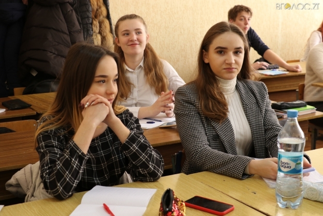 У старшокласників житомирської міської гімназії №23 тепер не уроки, а «пари»